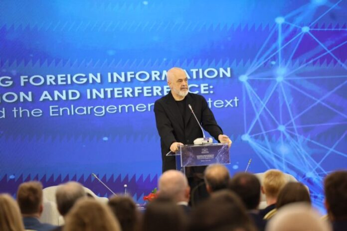 Edi Rama lotta alla disinformazione