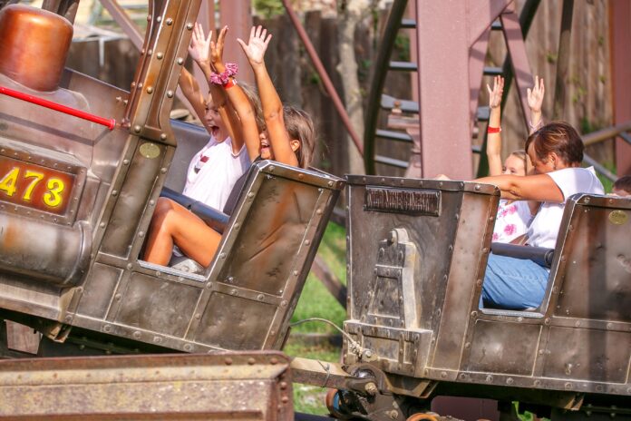 Gold Mine Train, una delle attrazioni tipiche di Cowboyland