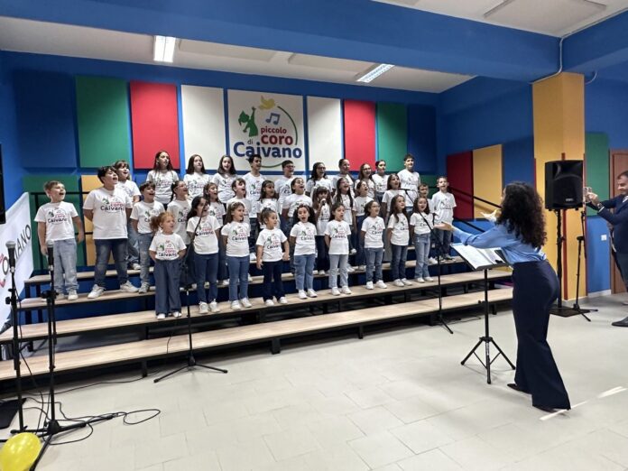 Piccolo Coro di Caivano diretto da Antonia Di Maio b