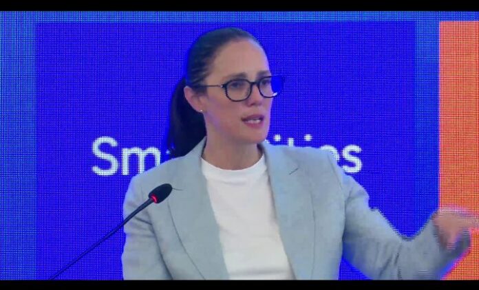 ministro Delina Ibrahimaj