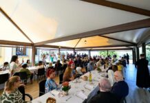 Il Papa a pranzo con i poveri, la fragilità come forza per le comunità