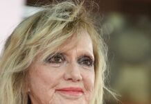 Tanti auguri di buon compleanno a Rita Pavone, nata a Torino il 23 agosto 1945!