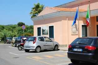 Esterno del Comune di Stintino