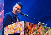 Francesco Gabbani, malore durante il concerto a Letojanni: trasportato in ospedale