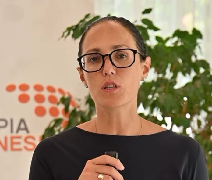 ministro Delina Ibrahimaj