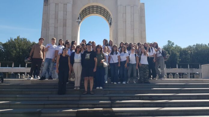 UBDL, monumento 1