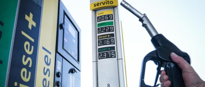 caro benzina