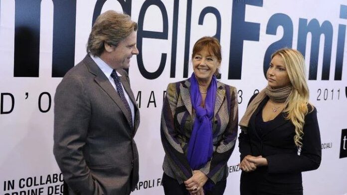 da sn. Lino Ferrara, A. Bernardini de Pace (Pres. onorario Forum della Famiglia) e Martina Ferrara (Pres. Tutto Sposi)